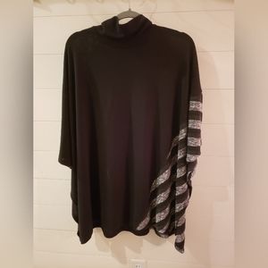 TRUTH+STYLE Cape Style Top, size S, never used, Black/Gray